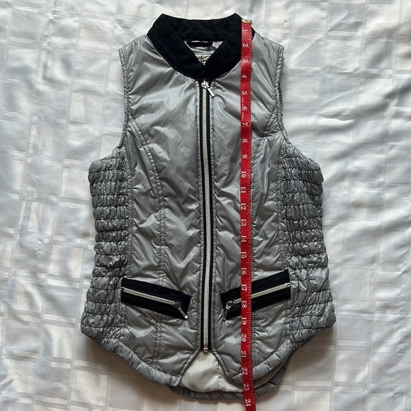 Good Rider Silver & Black Equestrian Rider Light Puff Vest - Picture 6 of 11